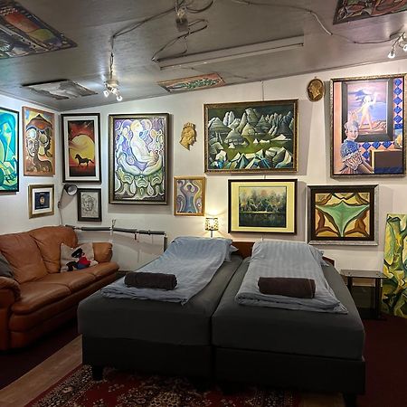Brimarsbru Sleep Inn-Art Gallery Njarthvik Экстерьер фото