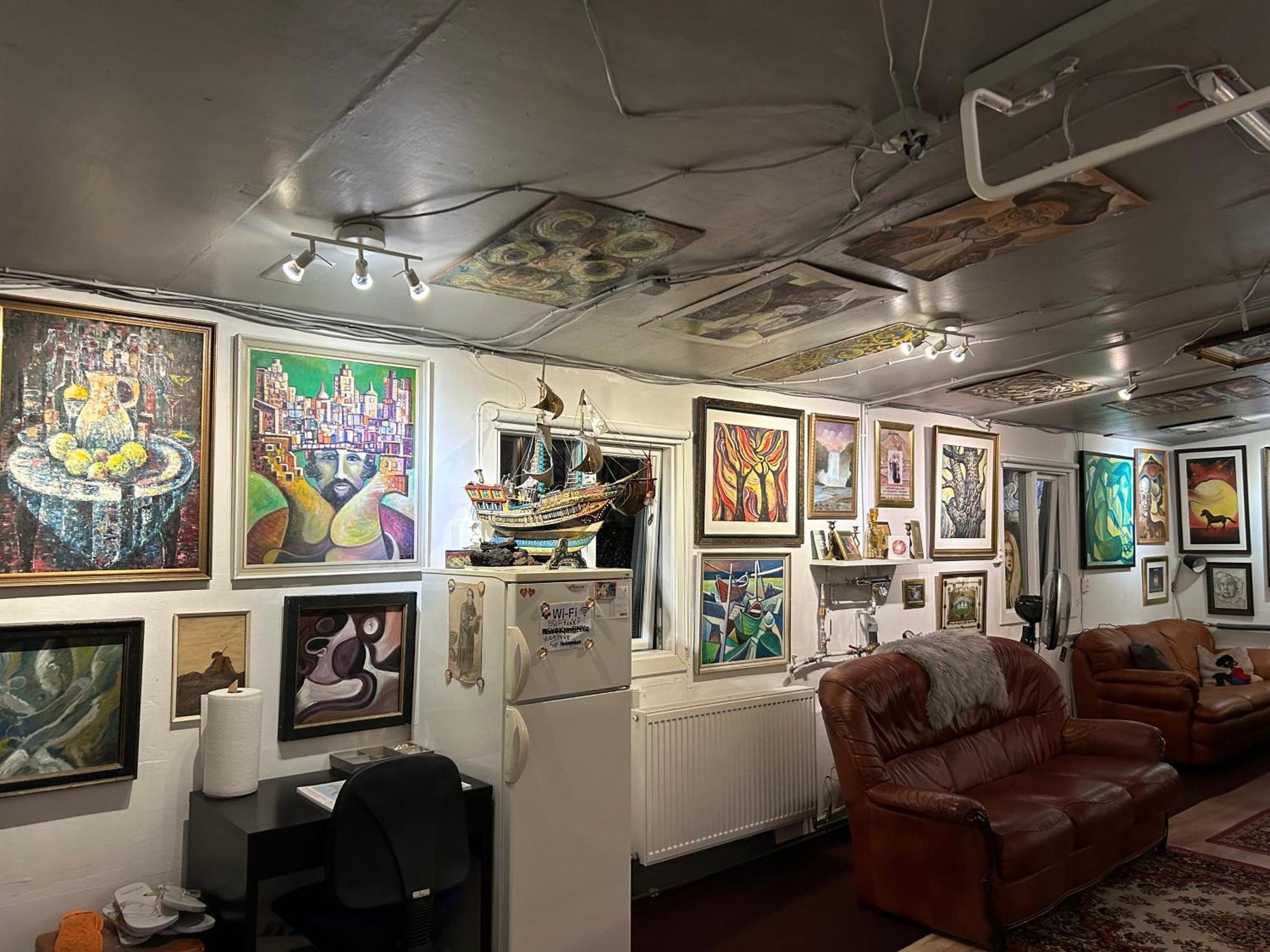 Brimarsbru Sleep Inn-Art Gallery Njarthvik Экстерьер фото